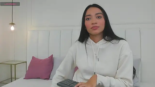 Snapshot of barbara_noa chatting on 12-18-25, 12:09 barbara noa online show from 12-18-25, 12:09