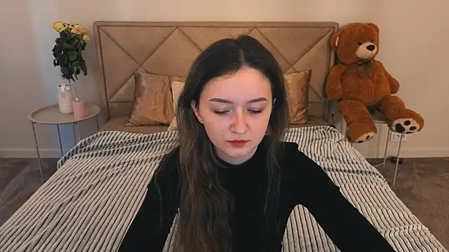 Snapshot of CyrenaLuxe chatting on 03-24-26, 08:14 CyrenaLuxe online show from 03-24-26, 08:14