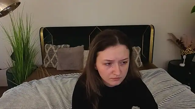 Snapshot of CyrenaLuxe chatting on 03-21-26, 08:19 CyrenaLuxe online show from 03-21-26, 08:19