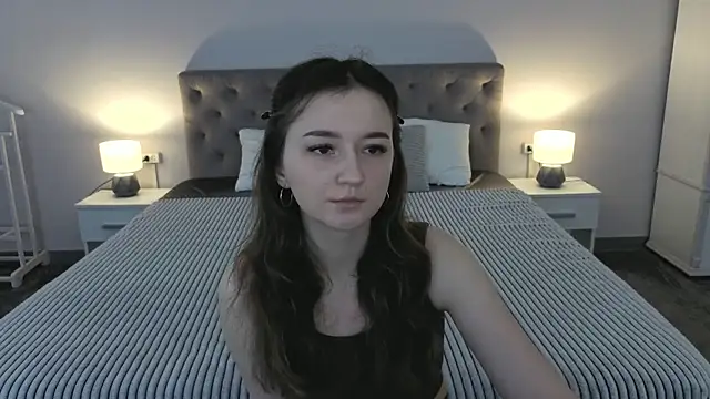 Snapshot of CyrenaLuxe chatting on 04-24-26, 06:04 CyrenaLuxe online show from 04-24-26, 06:04