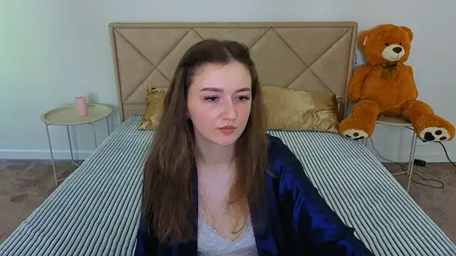 Snapshot of CyrenaLuxe chatting on 05-03-26, 11:58 CyrenaLuxe online show from 05-03-26, 11:58