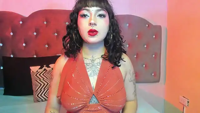 Snapshot of scarlett_venom_ chatting on 04-25-26, 08:39 scarlett venom online show from 04-25-26, 08:39