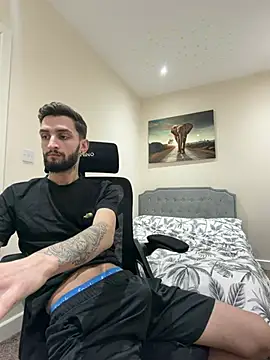 Juliann69Ramiro online show from 01-15-26, 08:23