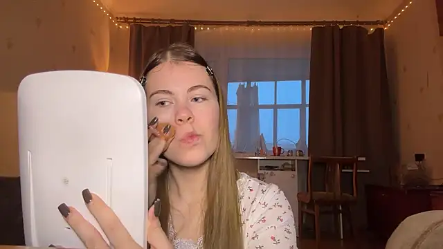 MaevAmy online show from 12-21-25, 01:35