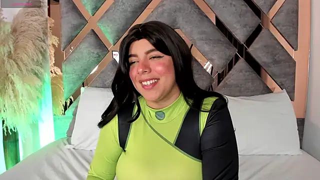 Cheerry Lee  online show from 12-18-25, 01:37