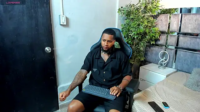 Snapshot of jay_jhonson01 chatting on 02-10-26, 03:05 jay jhonson01 online show from 02-10-26, 03:05