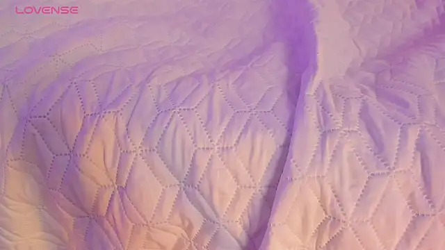 Amelia Saenz  online show from 04-16-26, 09:39