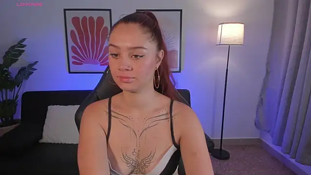 Amelia Saenz  online show from 07-05-26, 11:39