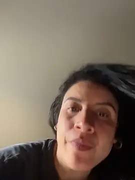 Snapshot of Lena-Williamss chatting on 12-18-25, 08:23 Lena-Williamss online show from 12-18-25, 08:23