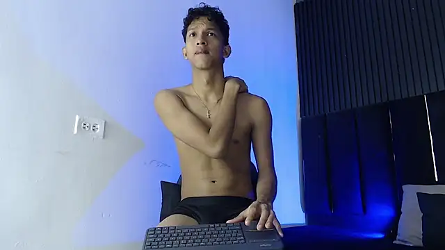 SmoothAlpha  online show from 03-07-26, 03:17