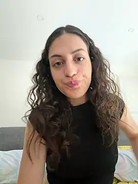 Snapshot of CoquineCharmeuse chatting on 04-20-26, 01:24 CoquineCharmeuse online show from 04-20-26, 01:24
