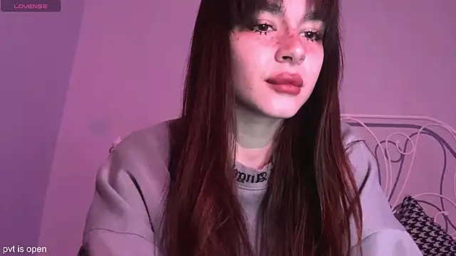 Snapshot of xx_lily chatting on 12-23-25, 04:34 xx lily online show from 12-23-25, 04:34