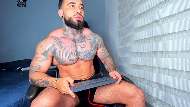 Snapshot of josemanufit chatting on 12-15-25, 04:51 josemanufit online show from 12-15-25, 04:51