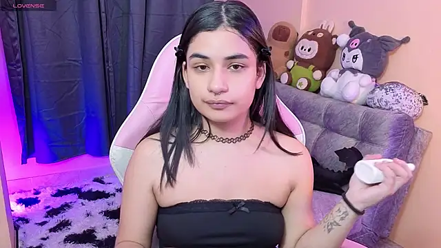 Snapshot of bonnieTaylor1 chatting on 05-24-26, 02:00 bonnieTaylor1 online show from 05-24-26, 02:00