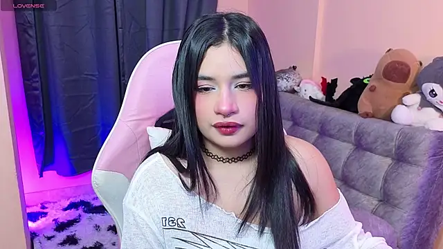 Snapshot of bonnieTaylor1 chatting on 05-11-26, 04:25 bonnieTaylor1 online show from 05-11-26, 04:25