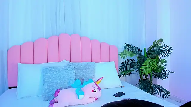  Stephany lee online show from 12-23-25, 05:07