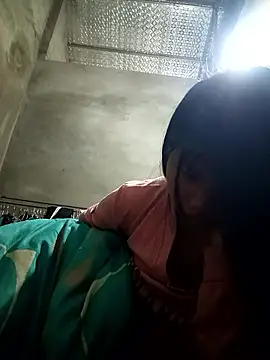 Snapshot of kat2026 chatting on 12-17-25, 12:37 kat2026 online show from 12-17-25, 12:37