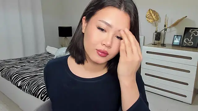 Brunette Charm online show from 02-13-26, 04:12