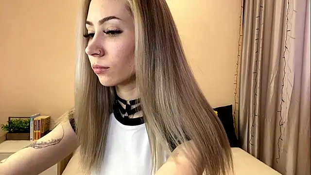 Snapshot of sun_under_skyy chatting on 01-10-26, 08:53 sun under skyy online show from 01-10-26, 08:53