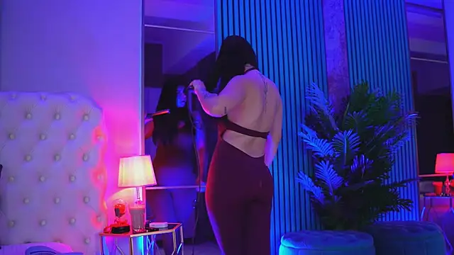 Snapshot of LexaRhodes chatting on 12-22-25, 03:45 LexaRhodes online show from 12-22-25, 03:45