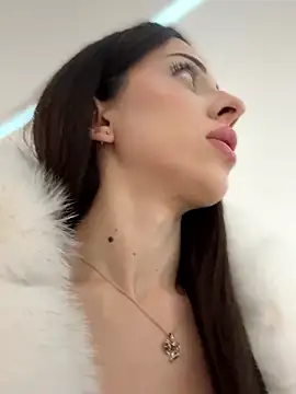 Snapshot of YeaLina chatting on 01-08-26, 11:16 YeaLina online show from 01-08-26, 11:16