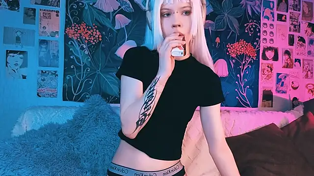 PeacchyPawss online show from 12-23-25, 07:29