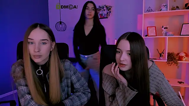 mila firee online show from 04-20-26, 09:01