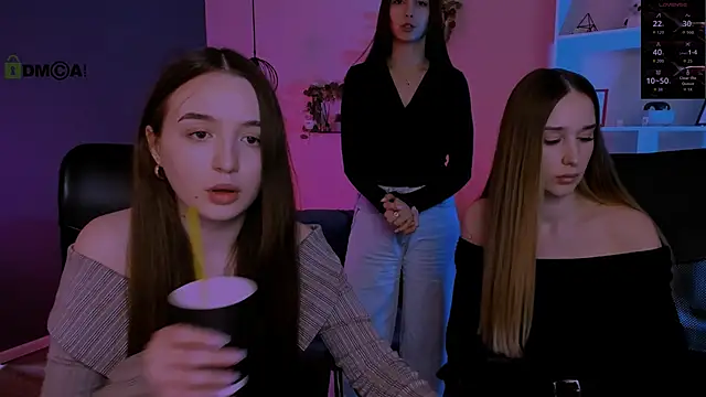 mila firee online show from 03-27-26, 10:05