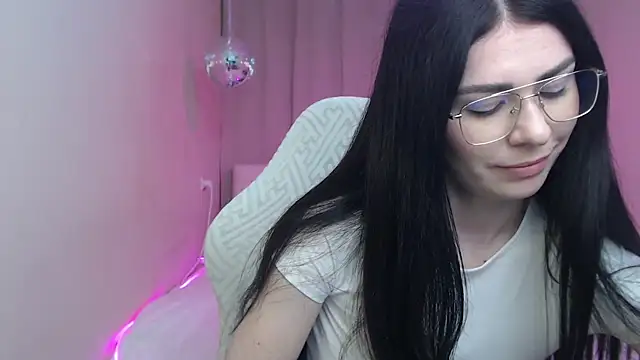Snapshot of MilaSecret55 chatting on 05-19-26, 06:42 MilaSecret55 online show from 05-19-26, 06:42