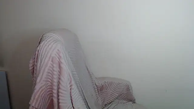 Snapshot of LiaSeass_ chatting on 05-10-26, 11:58 LiaSeass online show from 05-10-26, 11:58
