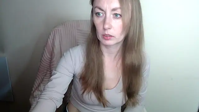 Snapshot of LiaSeass_ chatting on 05-08-26, 12:20 LiaSeass online show from 05-08-26, 12:20