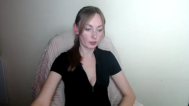 Snapshot of LiaSeass_ chatting on 05-04-26, 01:14 LiaSeass online show from 05-04-26, 01:14