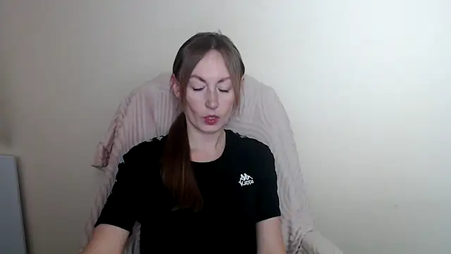 Snapshot of LiaSeass_ chatting on 05-06-26, 11:58 LiaSeass online show from 05-06-26, 11:58