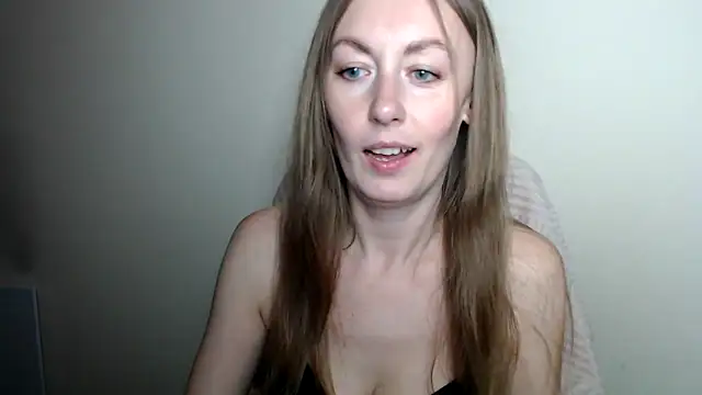 Snapshot of LiaSeass_ chatting on 05-25-26, 12:04 LiaSeass online show from 05-25-26, 12:04