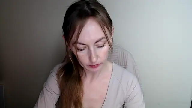 Snapshot of LiaSeass_ chatting on 06-06-26, 12:43 LiaSeass online show from 06-06-26, 12:43