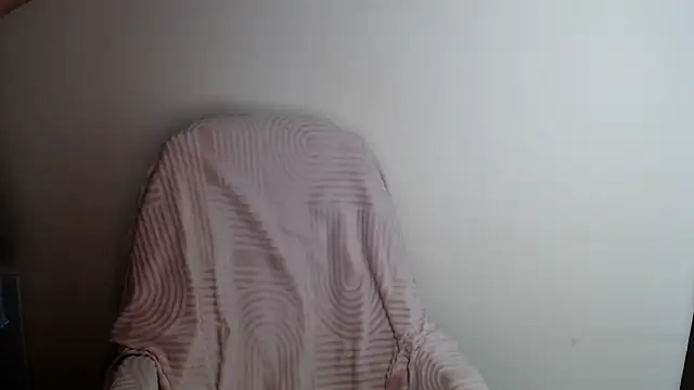 Snapshot of LiaSeass_ chatting on 06-15-26, 12:27 LiaSeass online show from 06-15-26, 12:27
