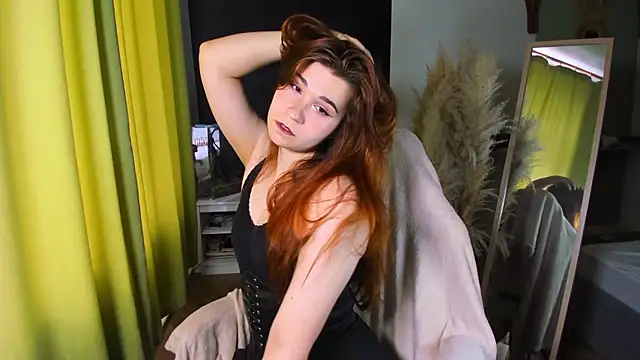 Snapshot of Ann_Couette chatting on 07-22-26, 01:13 Ann Couette online show from 07-22-26, 01:13