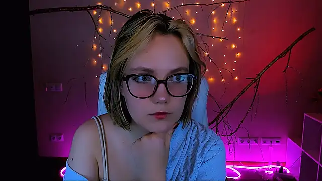 madeline doll online show from 02-26-26, 08:31