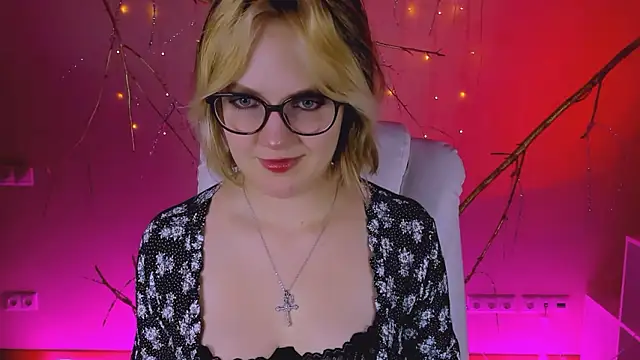 madeline doll online show from 02-17-26, 08:55