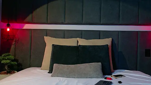 luna blannco online show from 04-17-26, 02:20