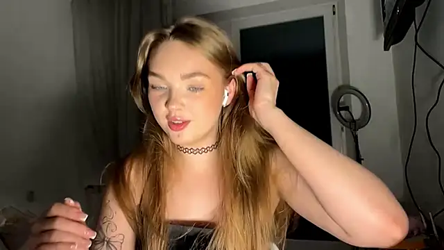 Ginnyinjeans online show from 12-18-25, 07:40