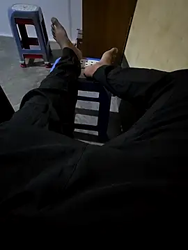 SHARIF12123 online show from 04-18-26, 08:38