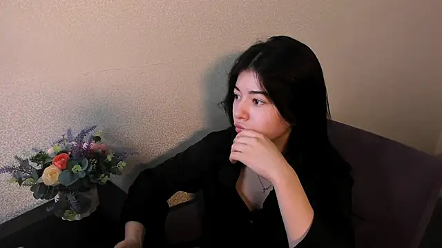 Snapshot of LisaColee chatting on 05-06-26, 08:07 LisaColee online show from 05-06-26, 08:07