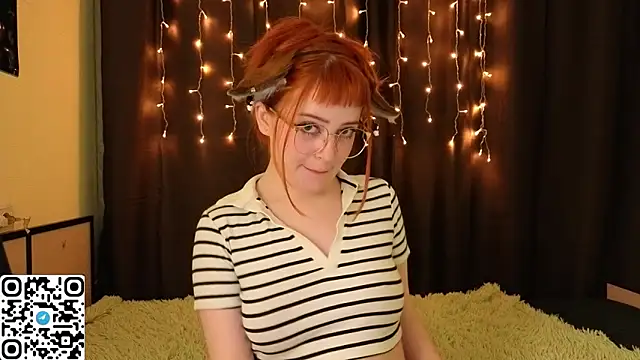 LittleFoxHole online show from 02-01-26, 02:21