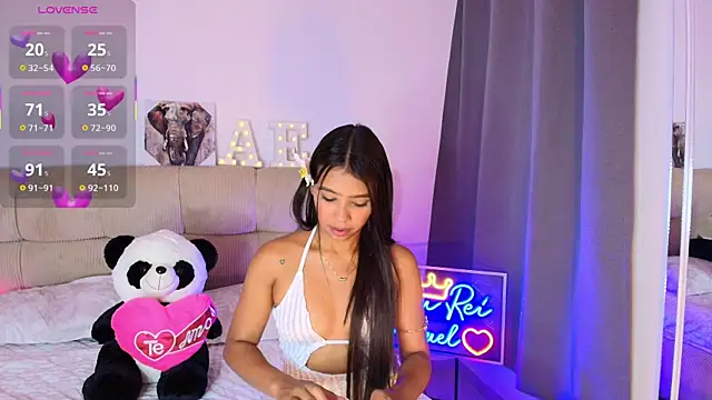 Snapshot of Ana_herrera chatting on 05-15-26, 11:30 Ana herrera online show from 05-15-26, 11:30