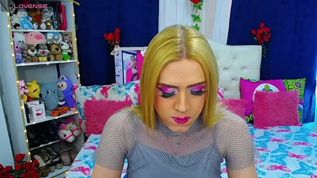 Snapshot of golden_girl01 chatting on 07-14-26, 08:26 golden girl01 online show from 07-14-26, 08:26