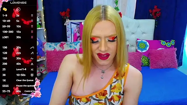 Snapshot of golden_girl01 chatting on 07-22-26, 08:11 golden girl01 online show from 07-22-26, 08:11