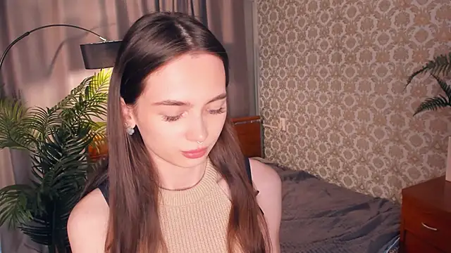 Snapshot of YvonneRobes chatting on 06-14-26, 06:58 YvonneRobes online show from 06-14-26, 06:58