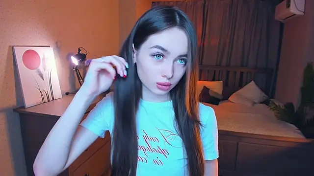 Snapshot of YvonneRobes chatting on 01-16-26, 07:29 YvonneRobes online show from 01-16-26, 07:29