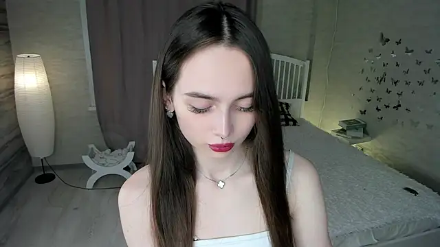 Snapshot of YvonneRobes chatting on 05-29-26, 07:20 YvonneRobes online show from 05-29-26, 07:20